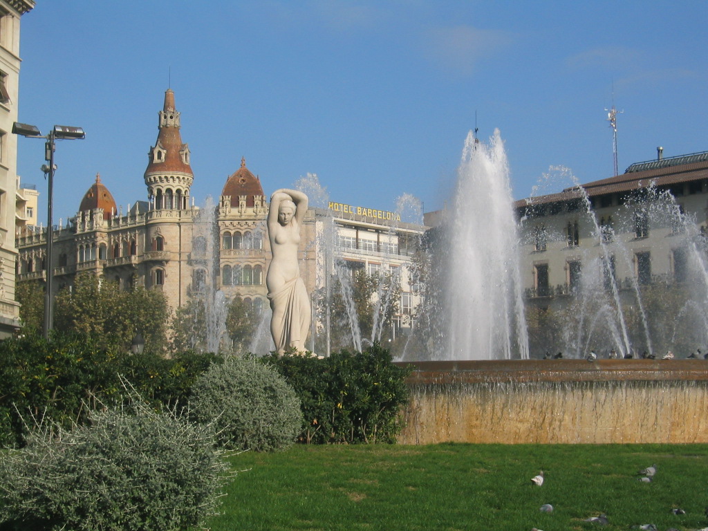 Barcelona,enchanting,seaside,city