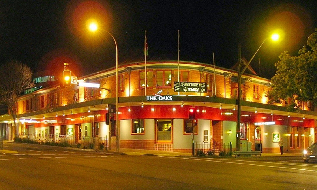 friends-Sydney-2009-Oaks-hotel