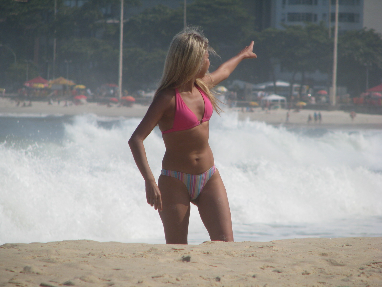 Copacabana-beach-babes