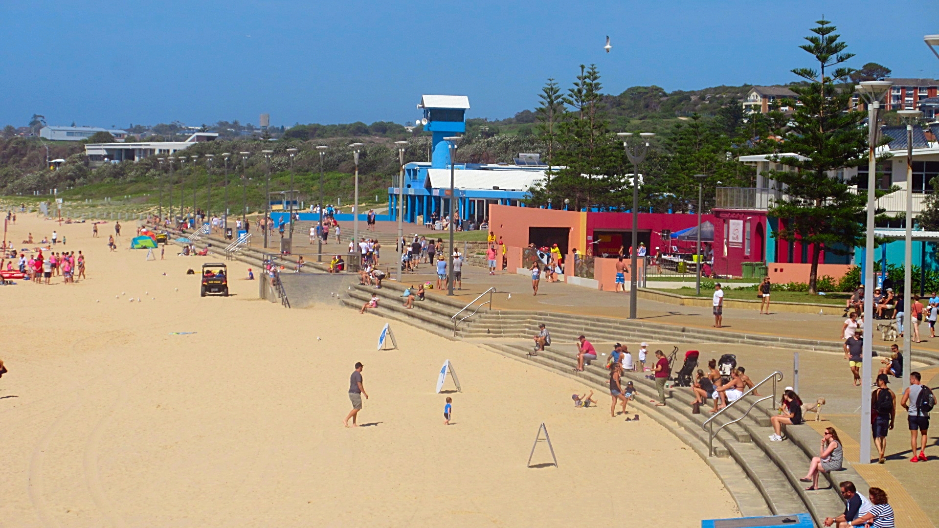 Maroubra-Sydney-Beachside-Suburb-Australia-beach-bikini-surf-sand