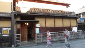 Gion-Kyoto’s-traditional-entertainment-district
