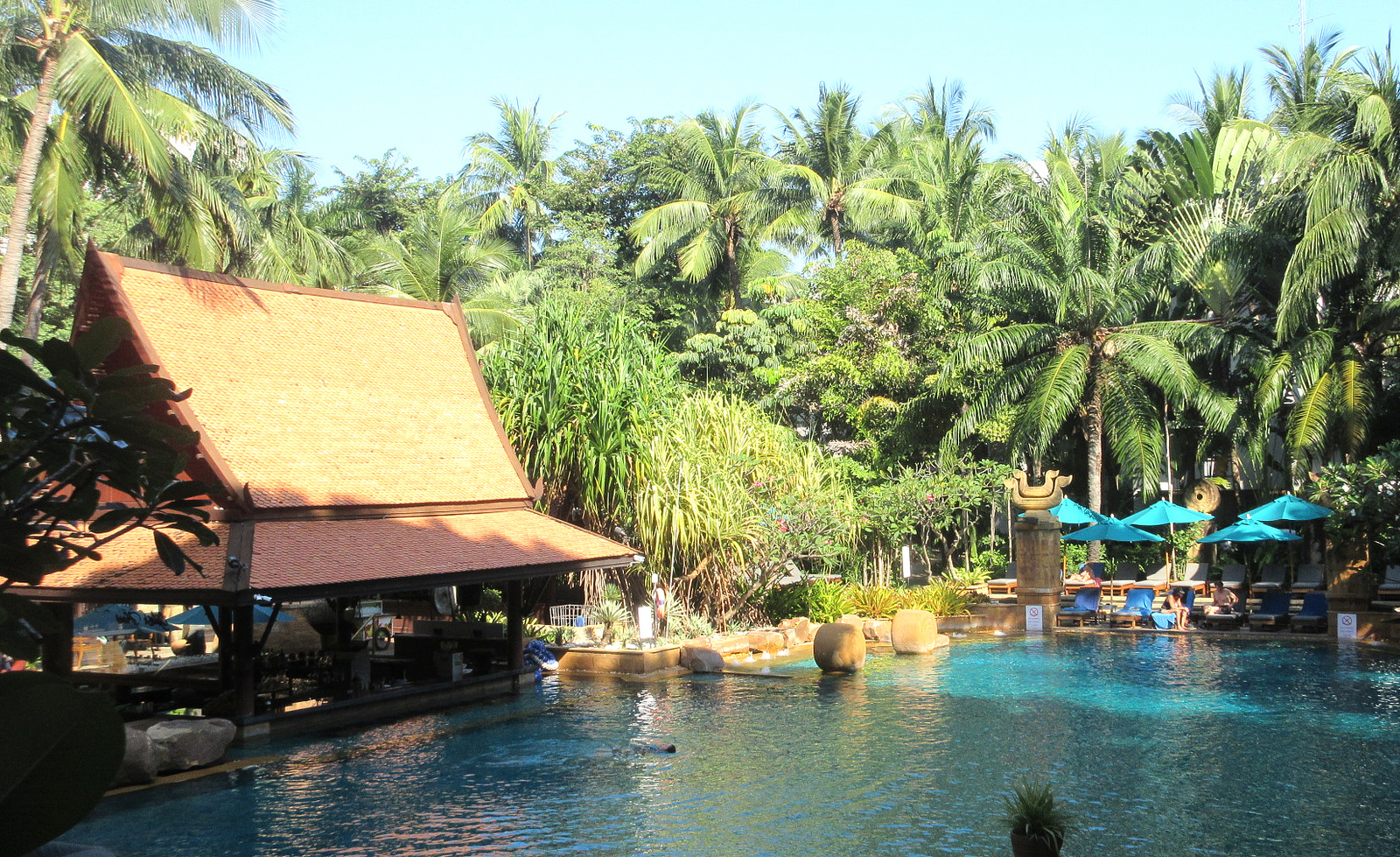 AVANI-Pattaya-Resort-gardens