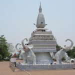 Taxi-tour-discovering-Vientiane