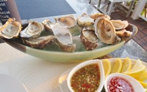 beach-club-Pattaya-oysters